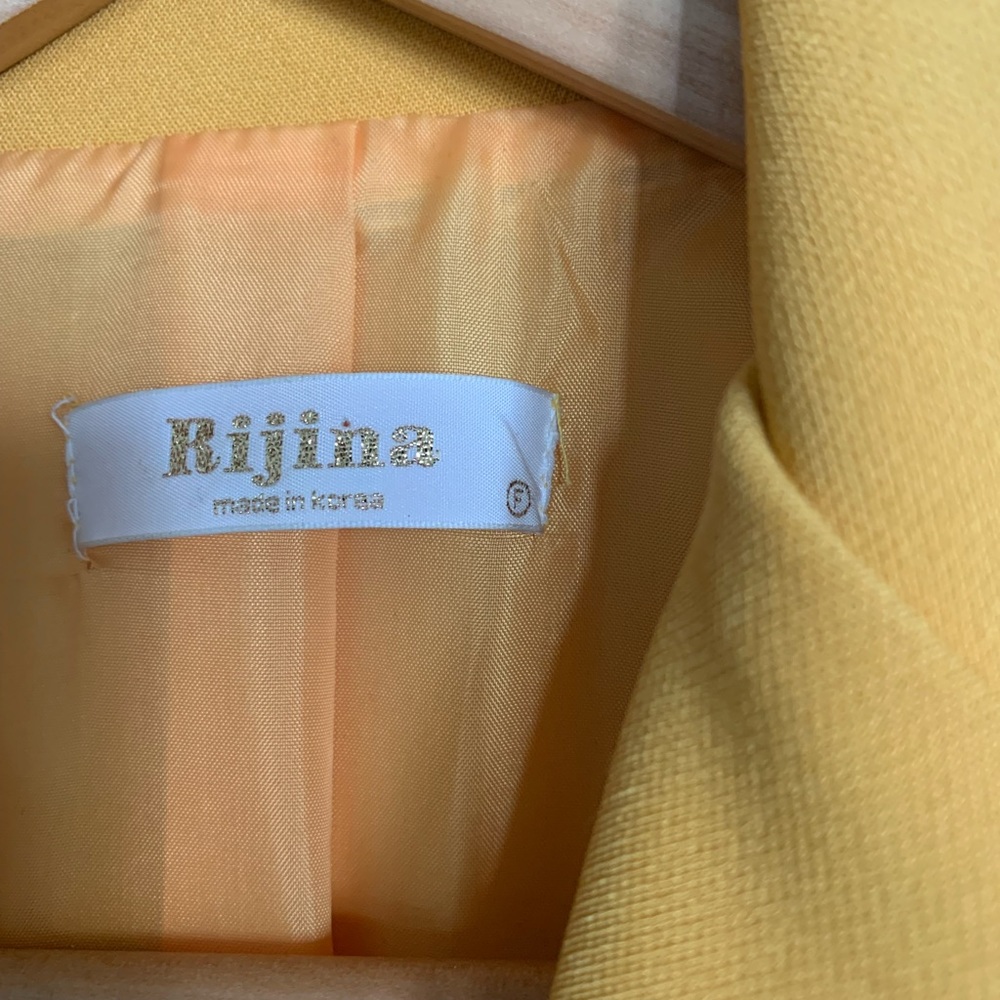 Spring Yellow Coat In Good Condition.Size Small - image 3